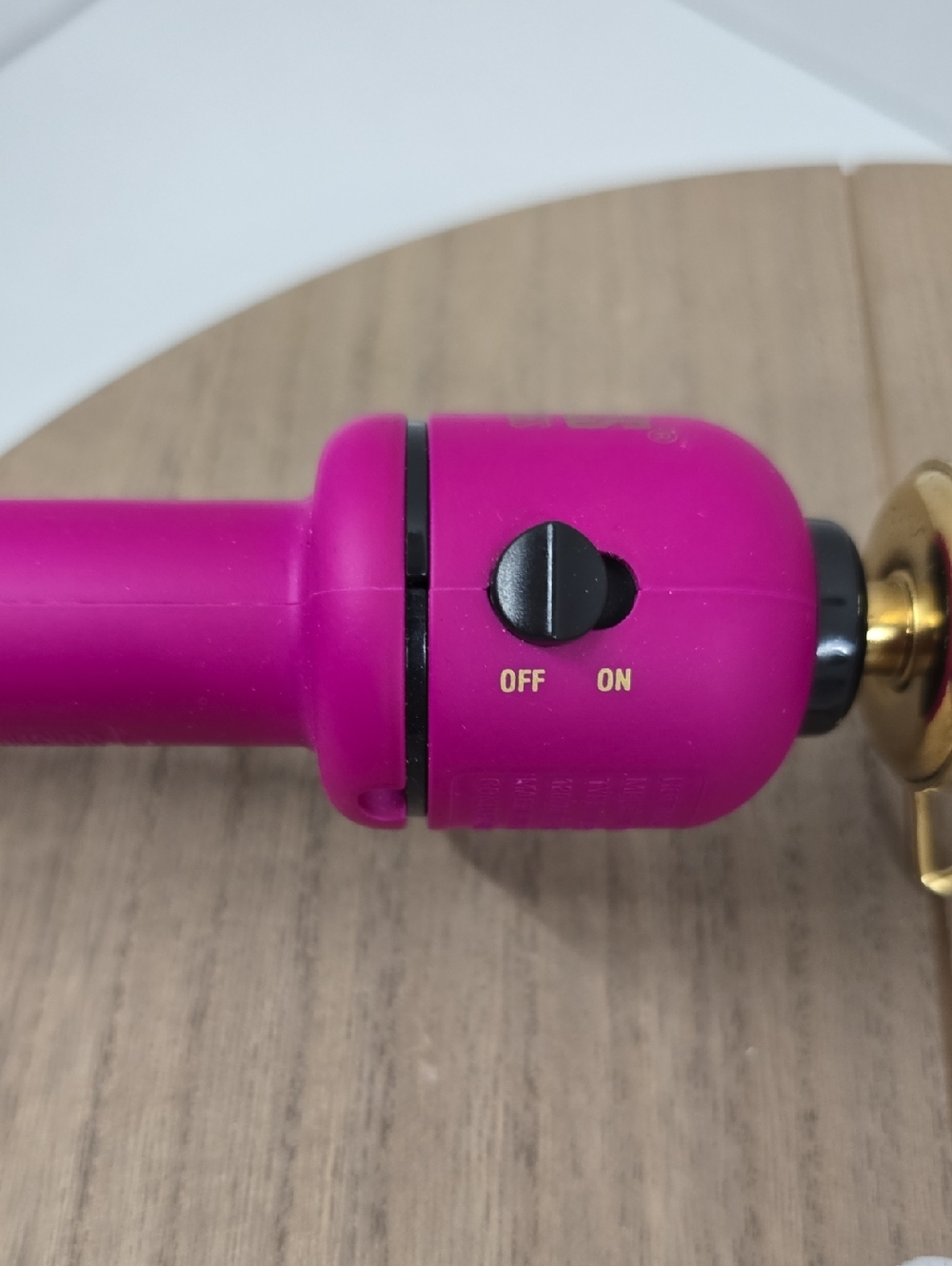Hot Tools Curling Iron 1 1/4 Inch Professional Curling Iron 6ft cord - Picture 4 of 8